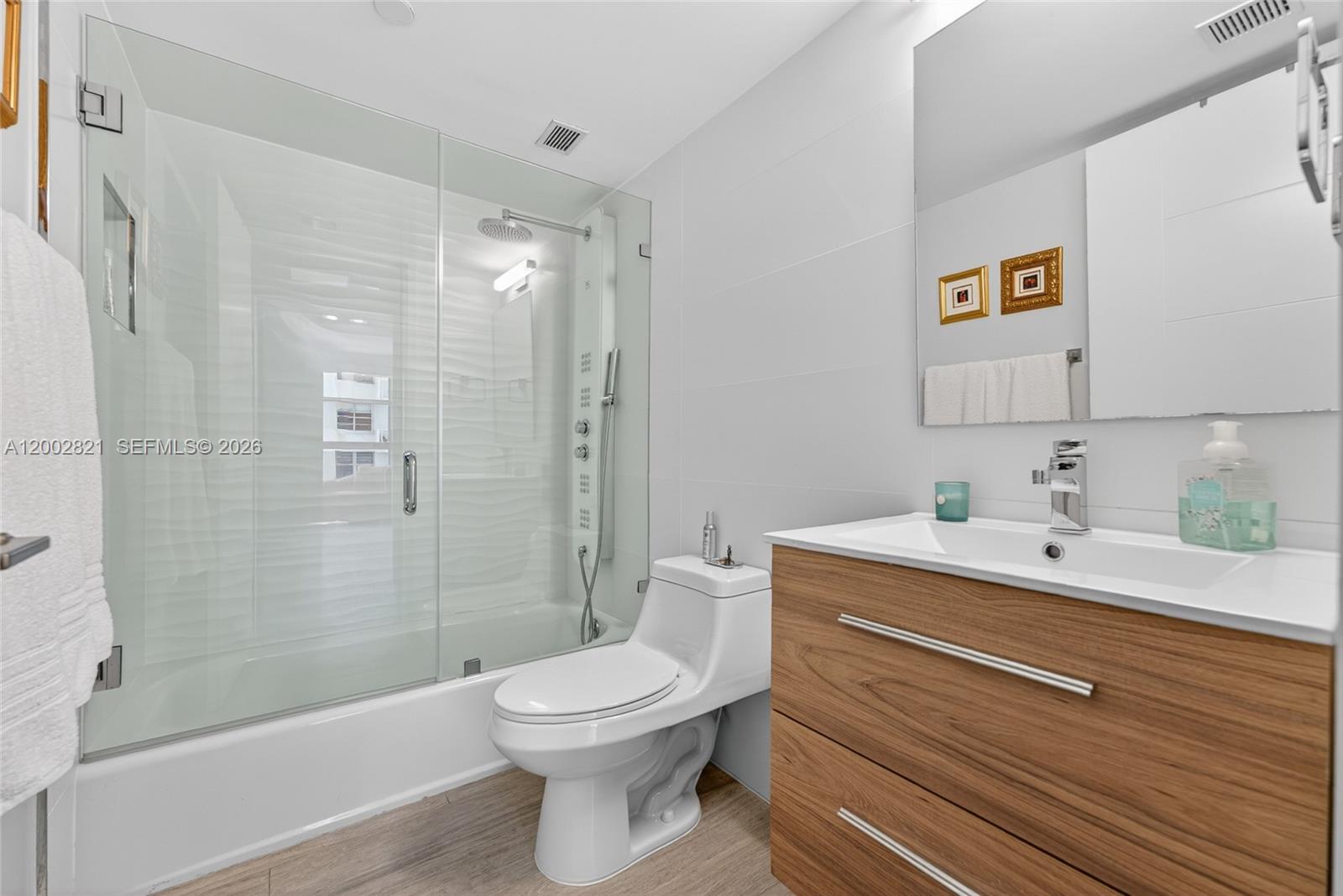 5757 Collins Ave 1104 Property Photo 35