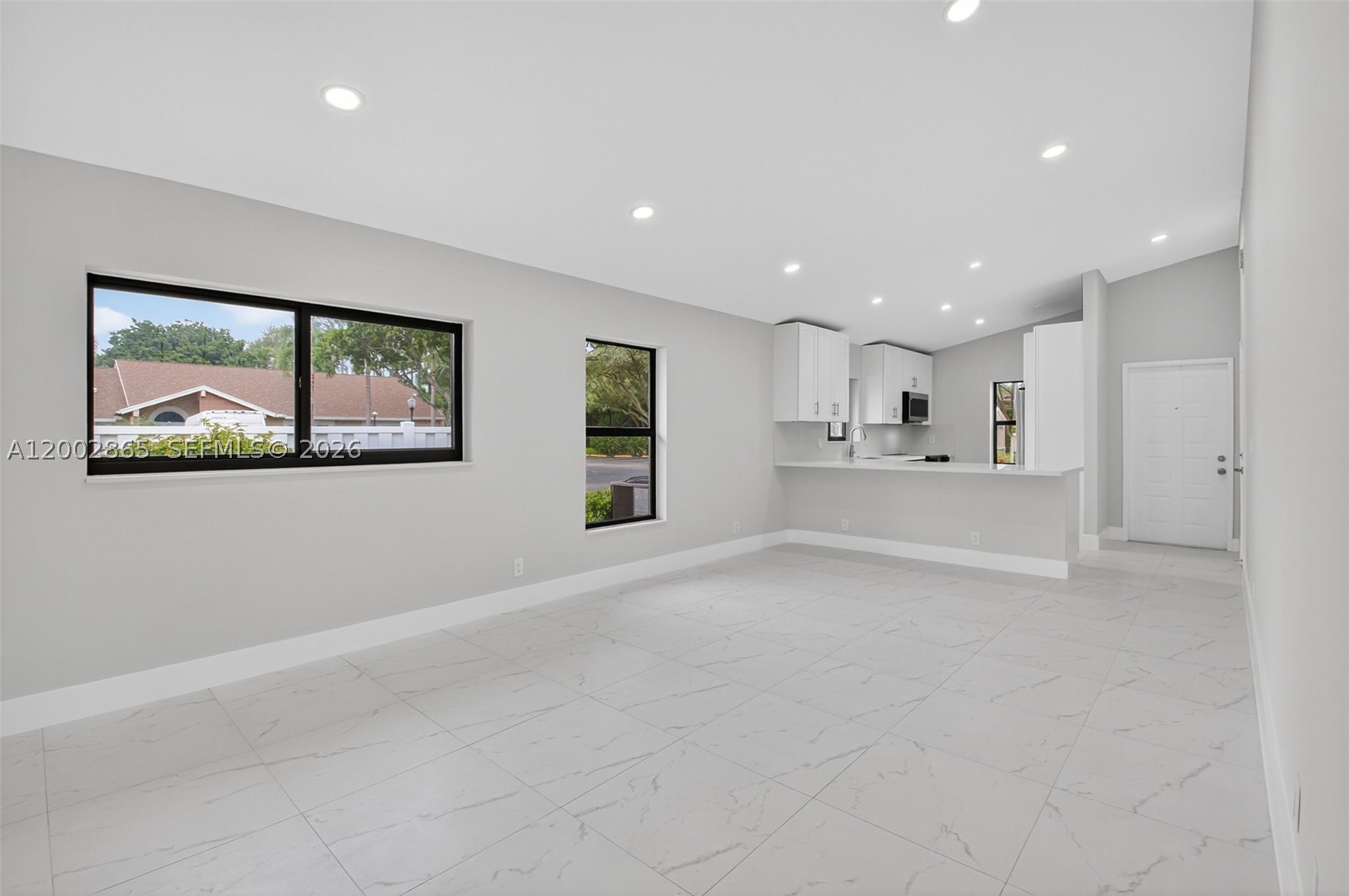 8067 Summerbreeze Ln Property Photo 1