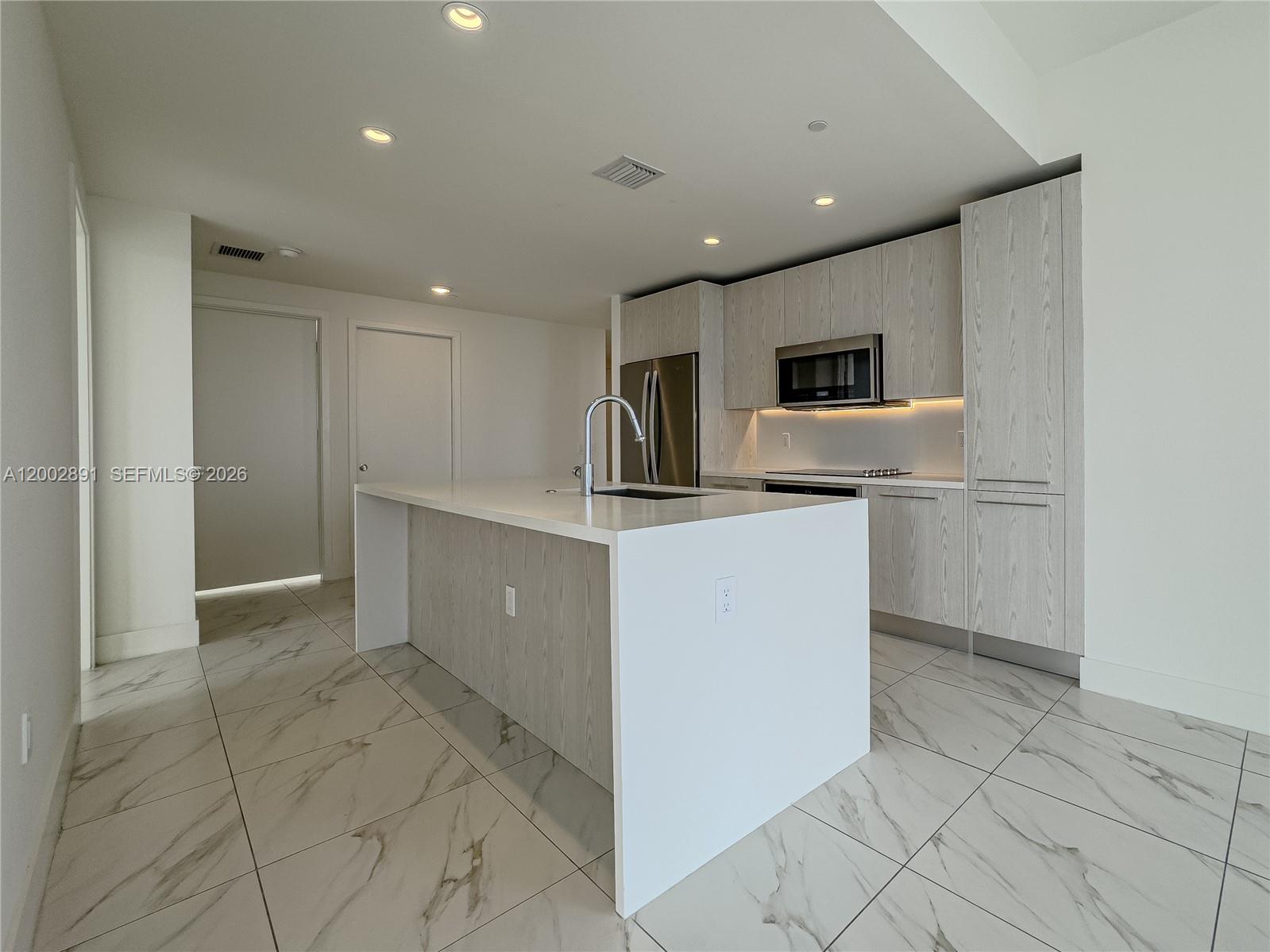 2000 Metropica Way 2009 Property Photo 12