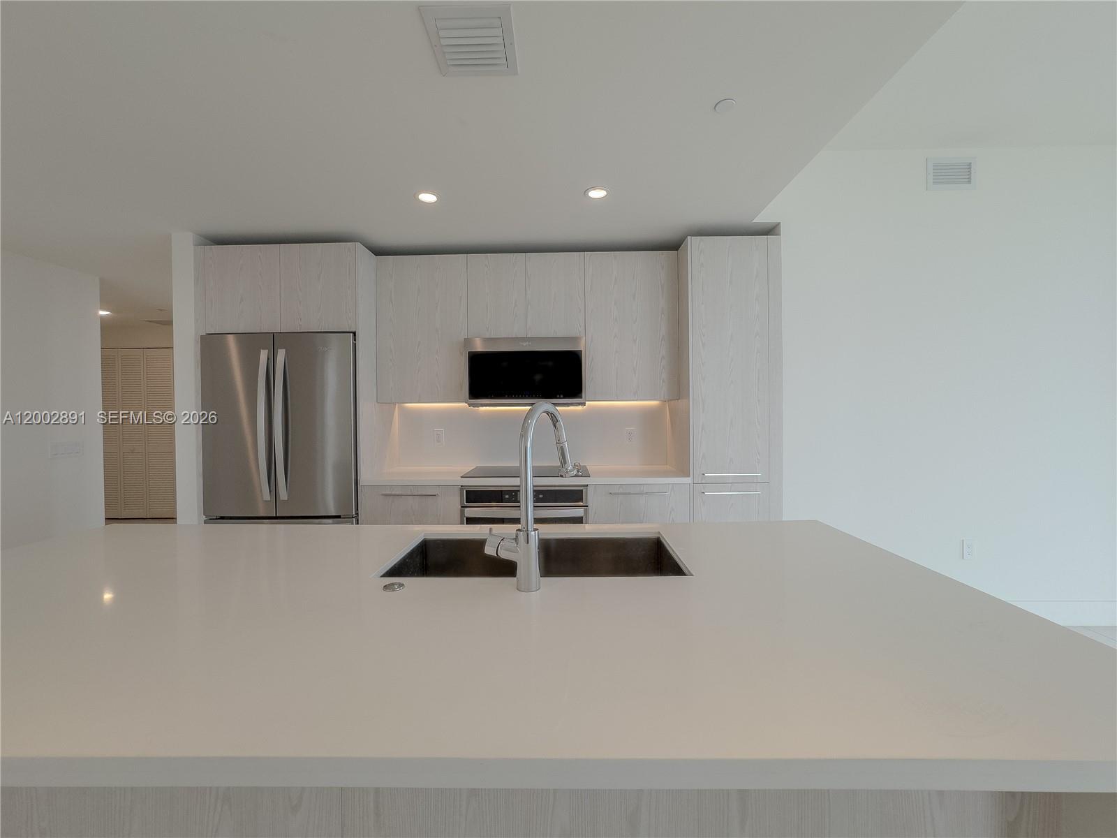 2000 Metropica Way 2009 Property Photo 15