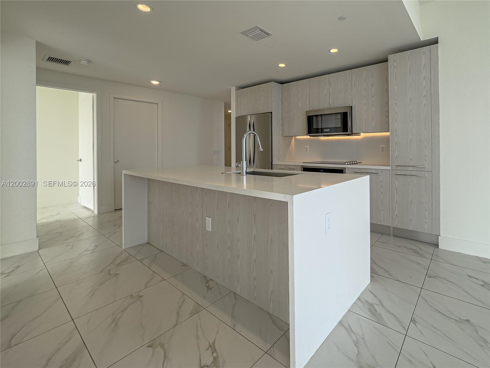 2000 Metropica Way 2009 Property Photo 16