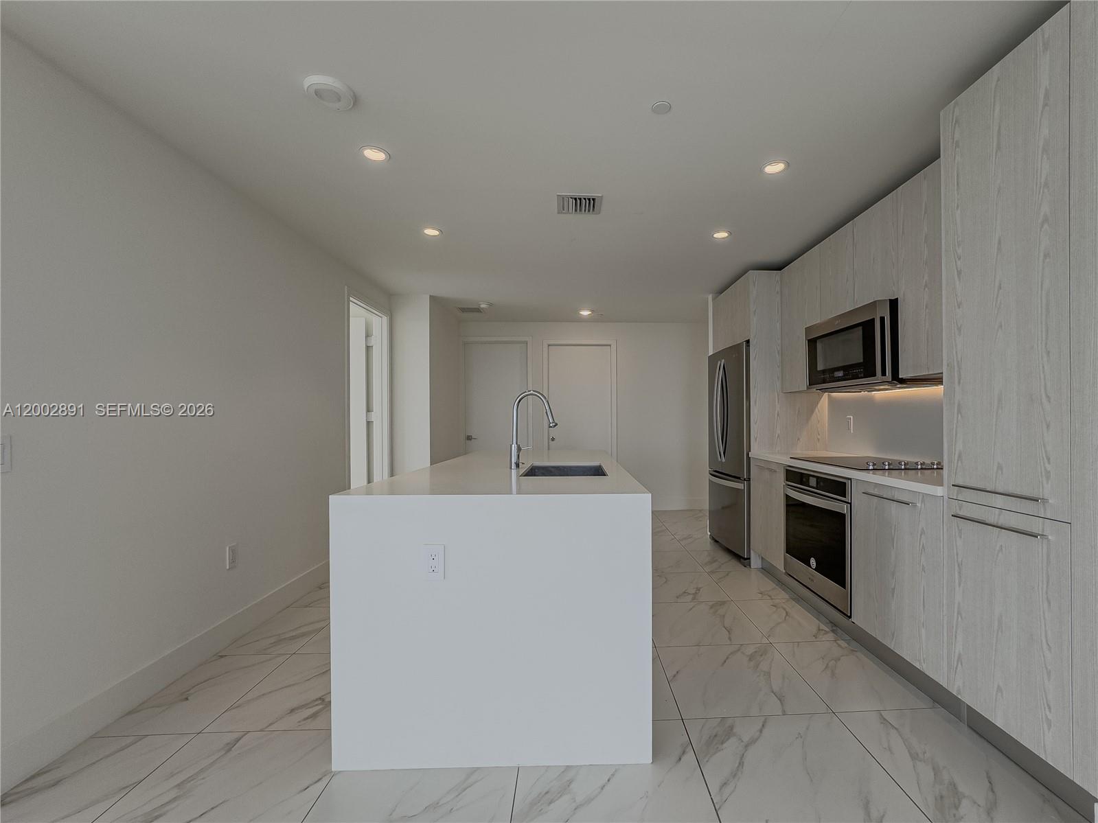 2000 Metropica Way 2009 Property Photo 19