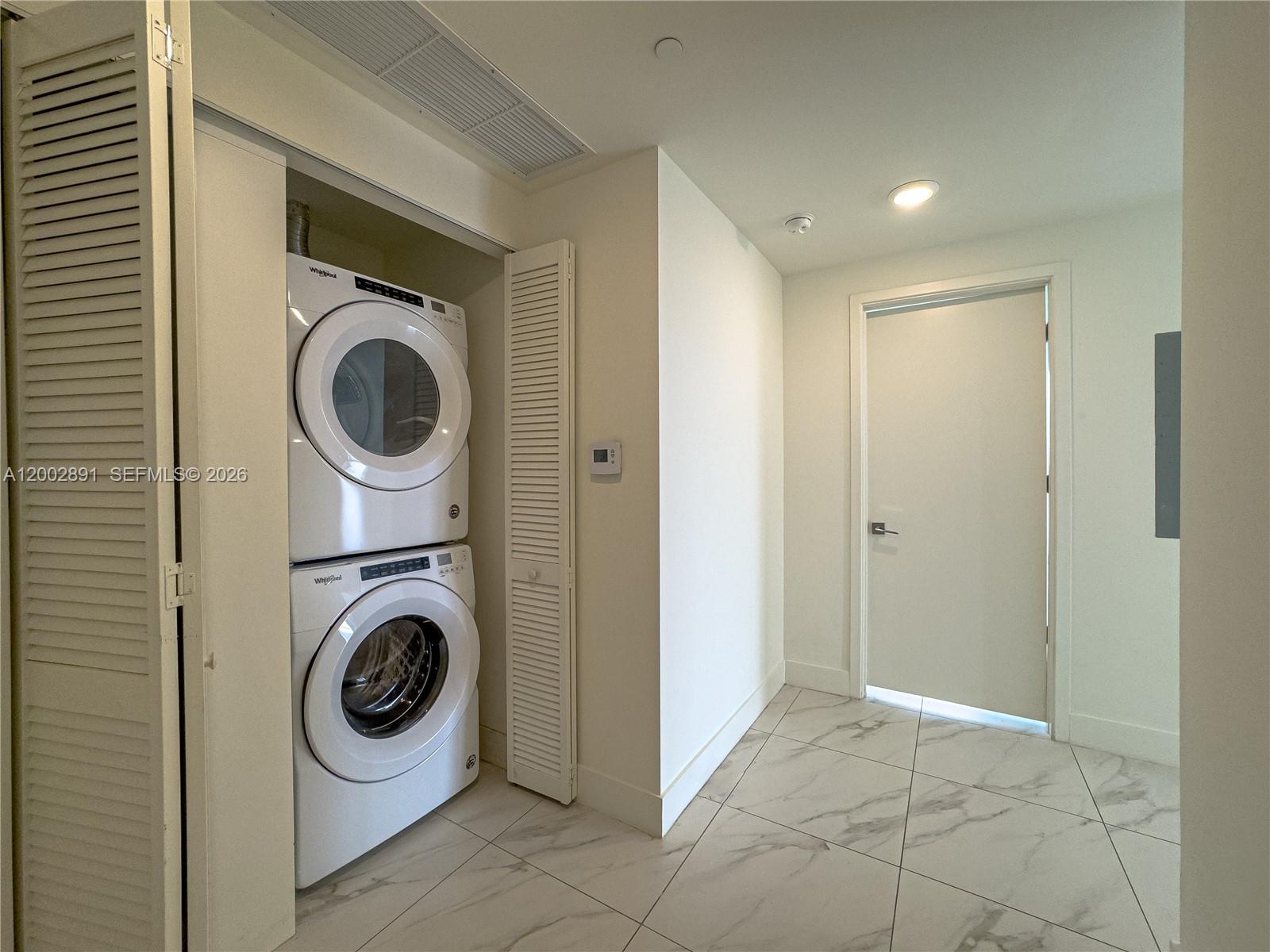 2000 Metropica Way 2009 Property Photo 37