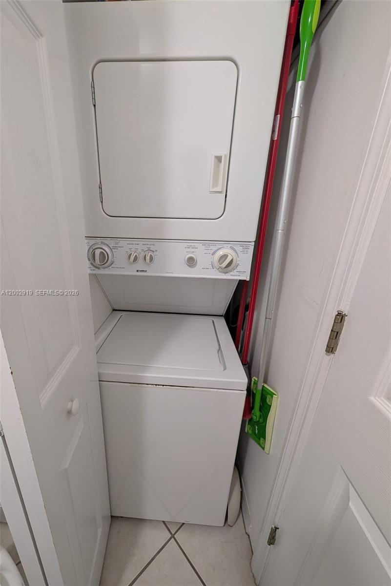 3500 Coral Way 505 Property Photo 16