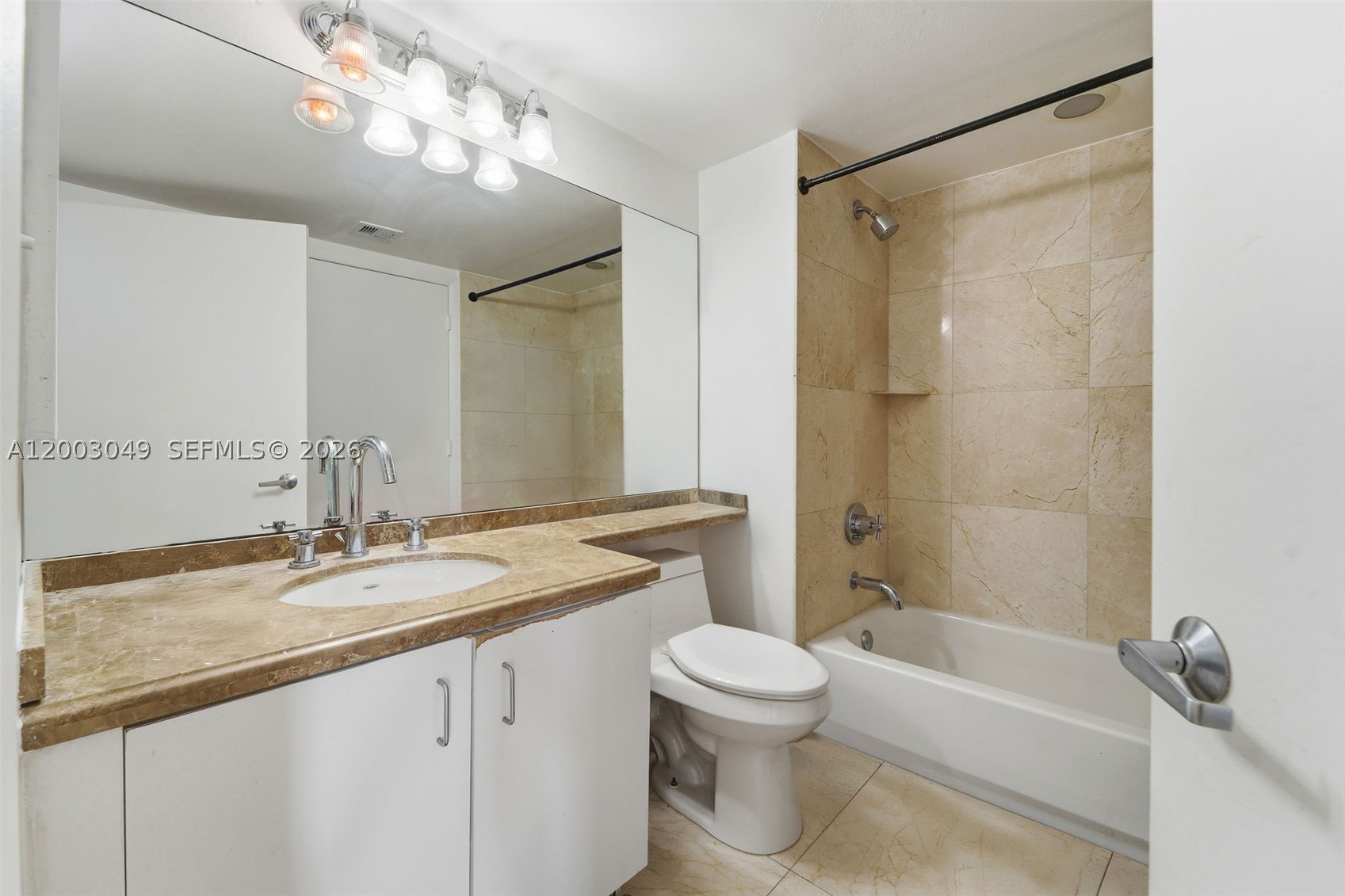 650 West Ave 2612 Property Photo 10