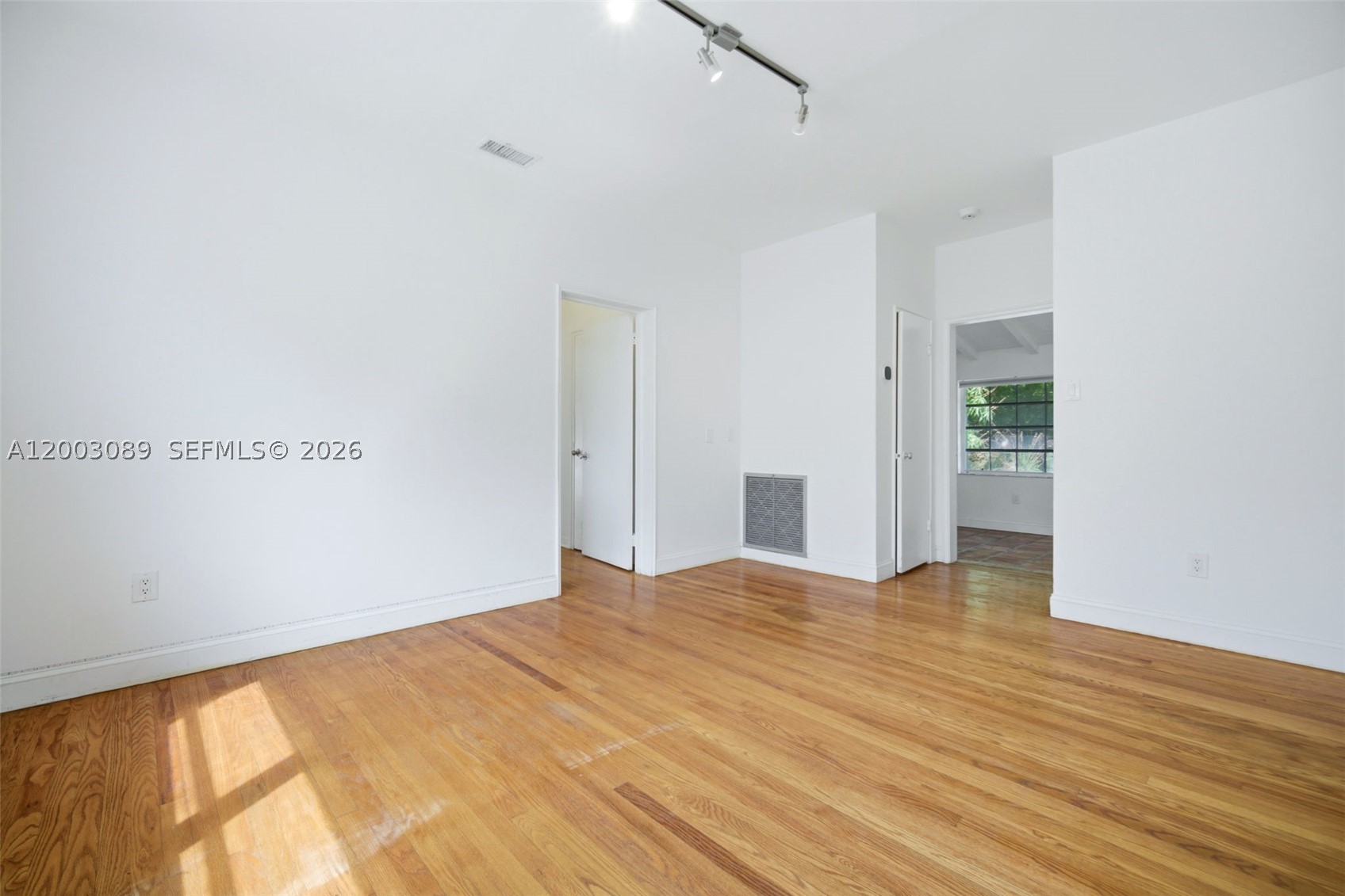 2300 S Miami Ave Property Photo 33