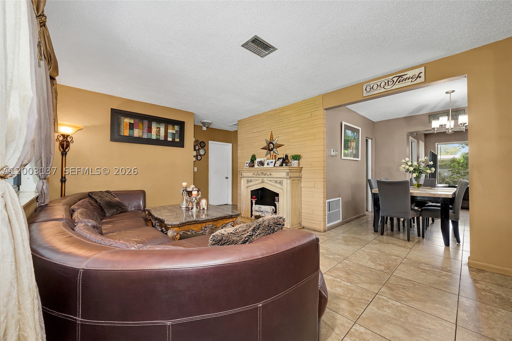 2630 Everglades Dr Property Photo 6