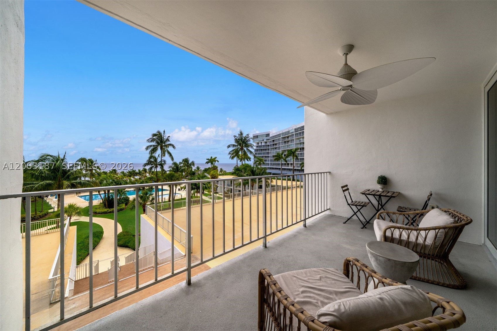 881 Ocean Dr 3e Property Photo 2
