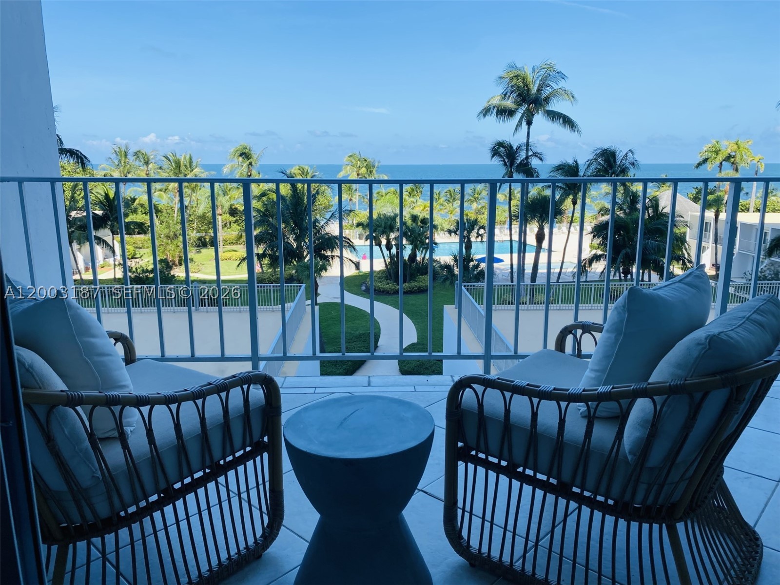881 Ocean Dr 3e Property Photo 4