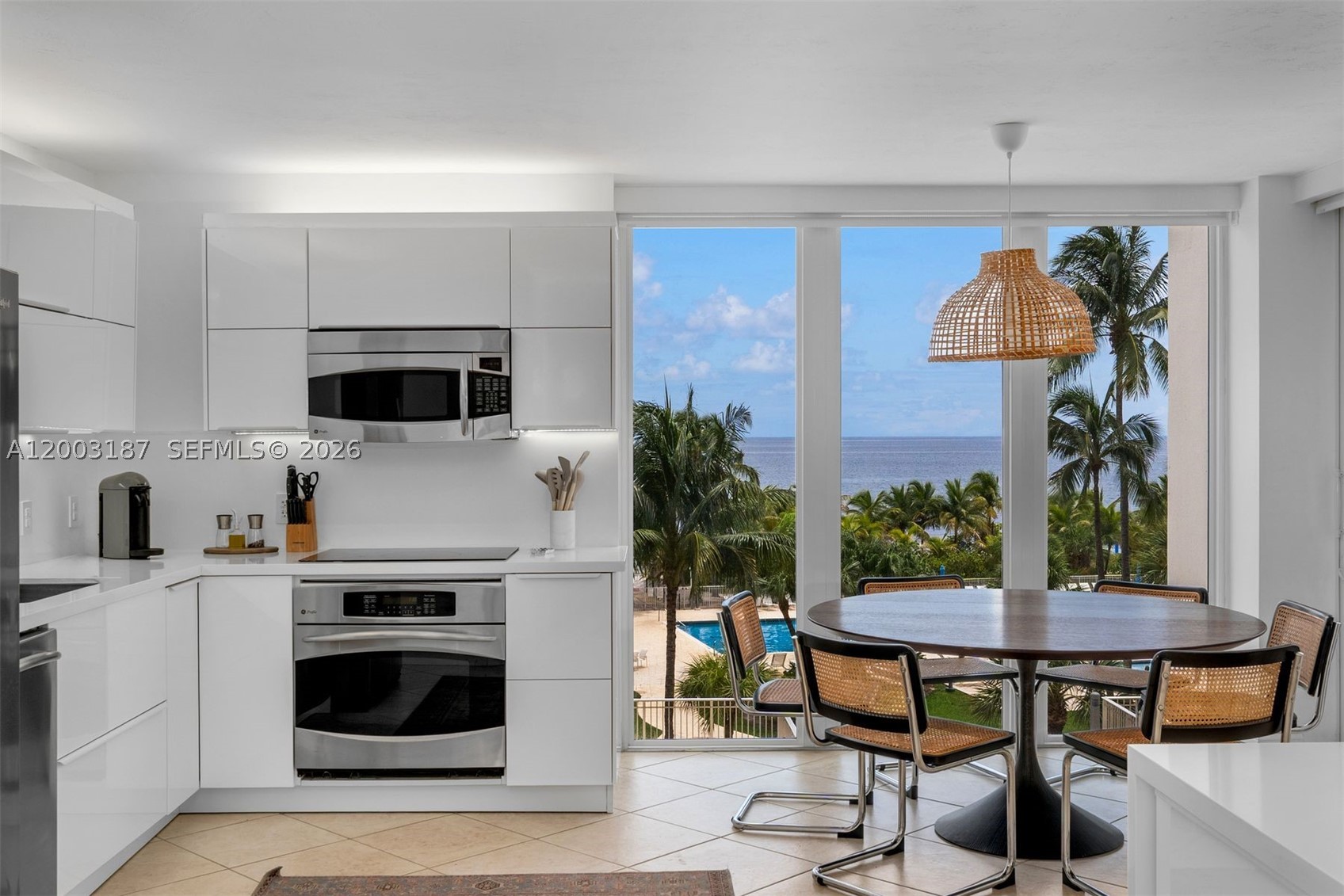 881 Ocean Dr 3e Property Photo 16