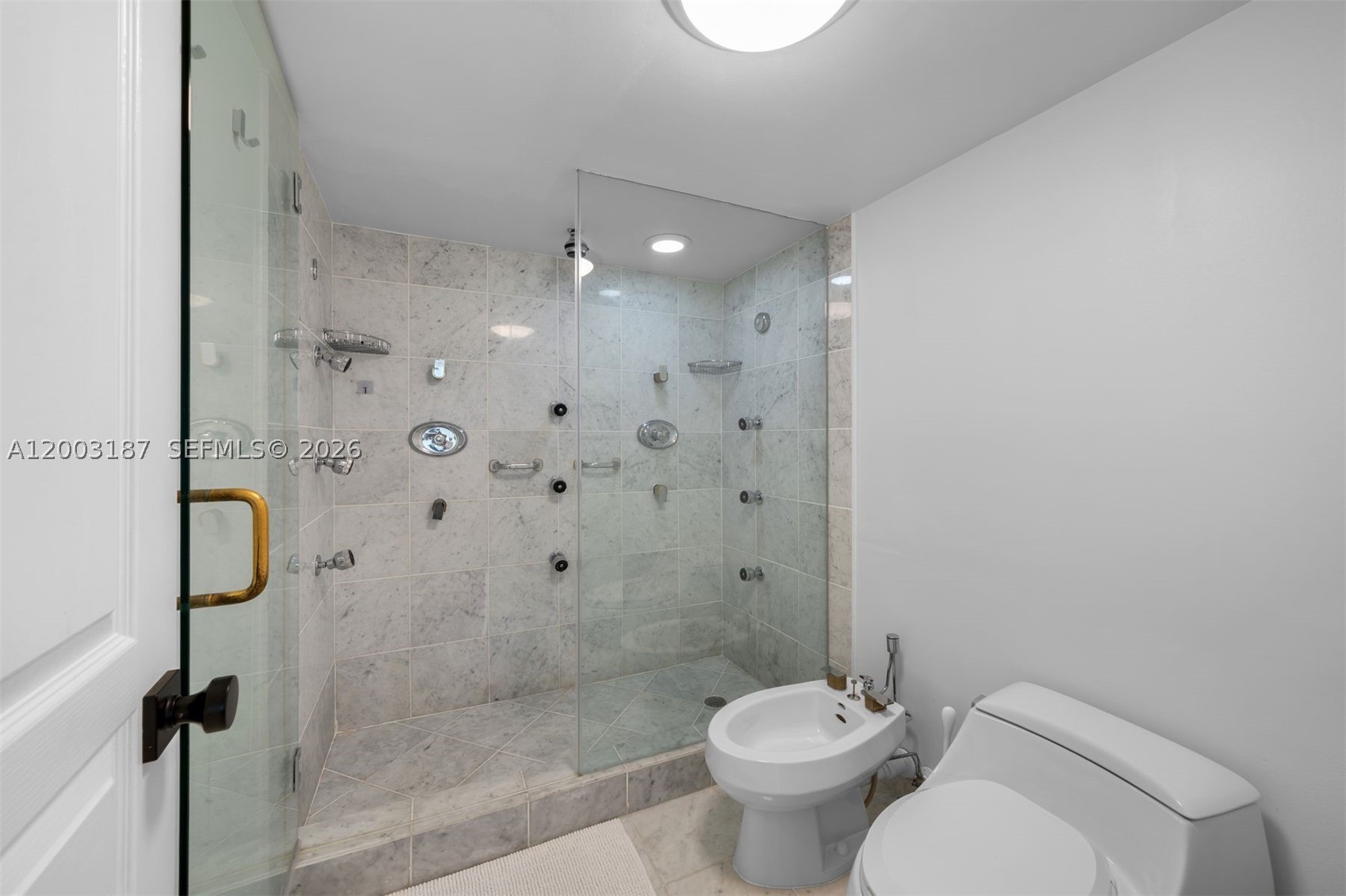 881 Ocean Dr 3e Property Photo 22