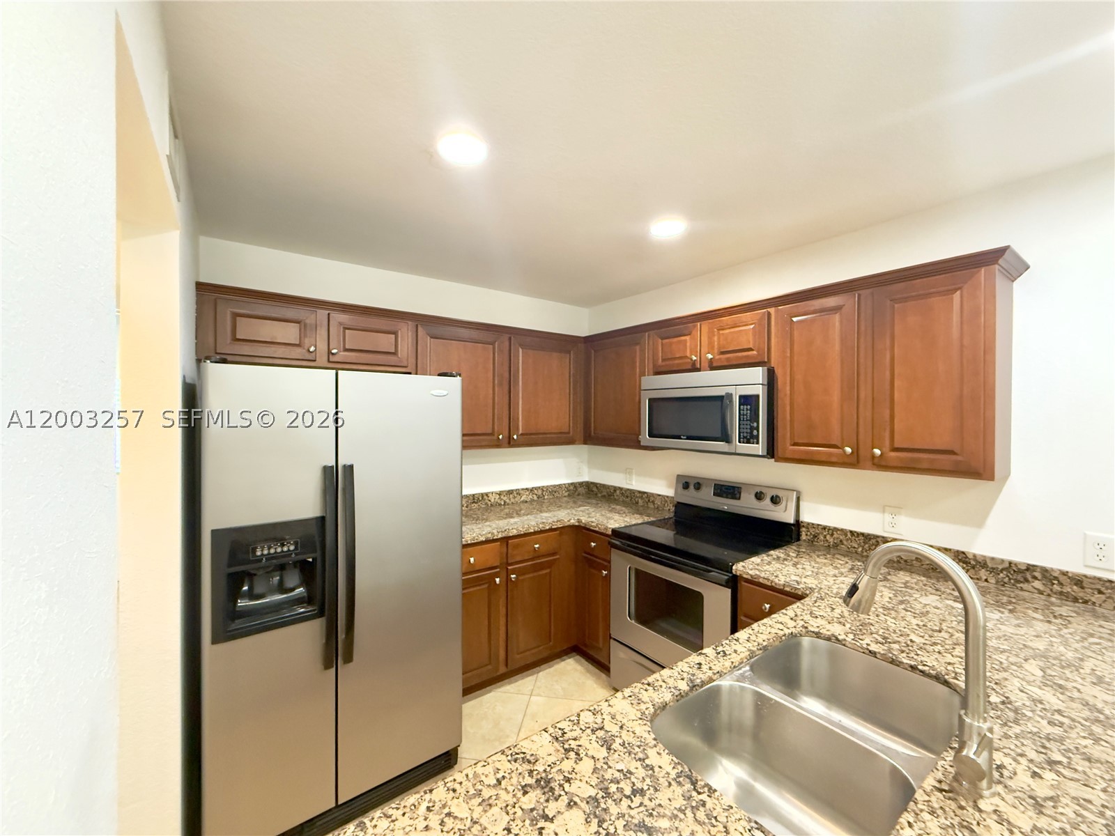 1000 Palm Trl 6 Property Photo 3