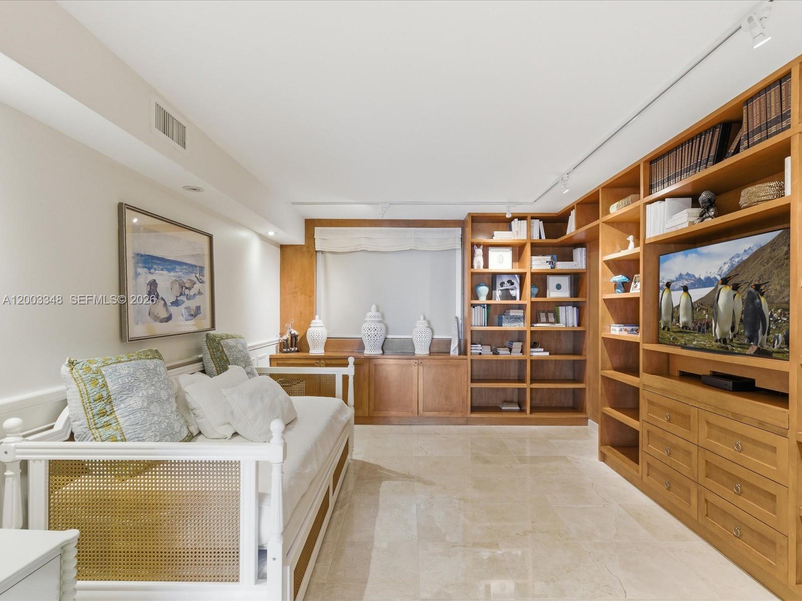 600 Grapetree Dr 10bn Property Photo 32