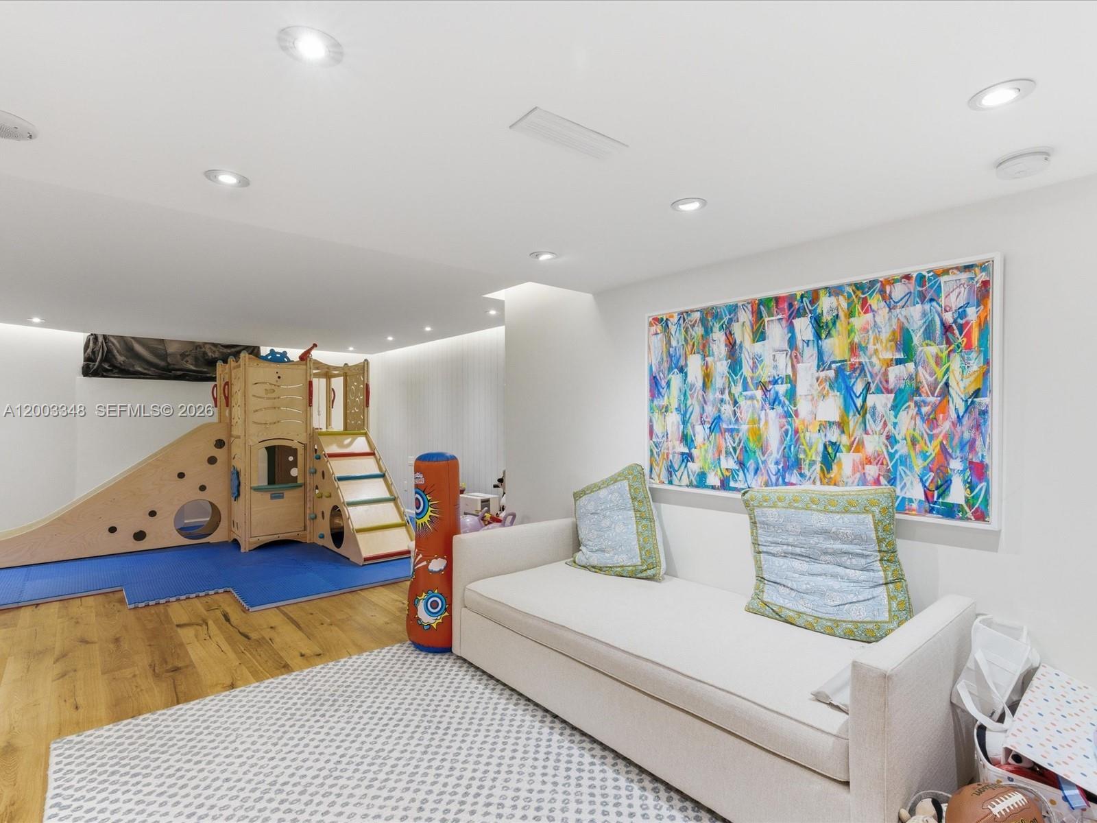 600 Grapetree Dr 10bn Property Photo 37