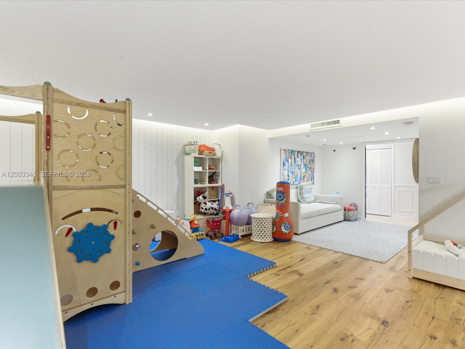 600 Grapetree Dr 10bn Property Photo 40