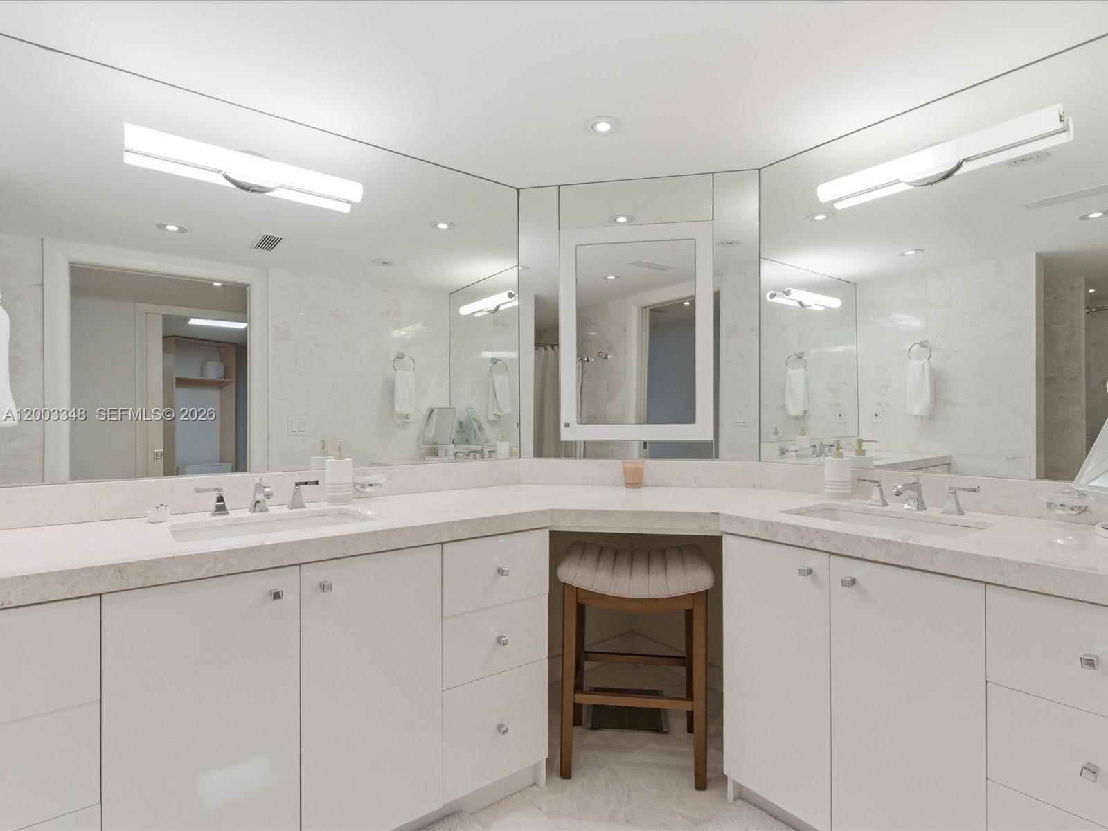 600 Grapetree Dr 10bn Property Photo 50