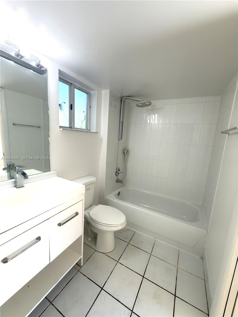 14020 Ne 3rd Ct 5 Property Photo 8