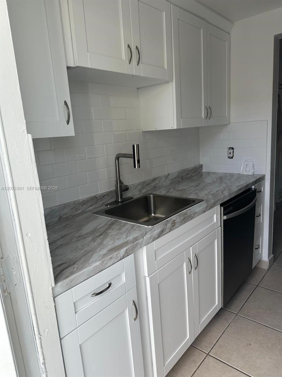 360 Meridian Ave 4c Property Photo 2