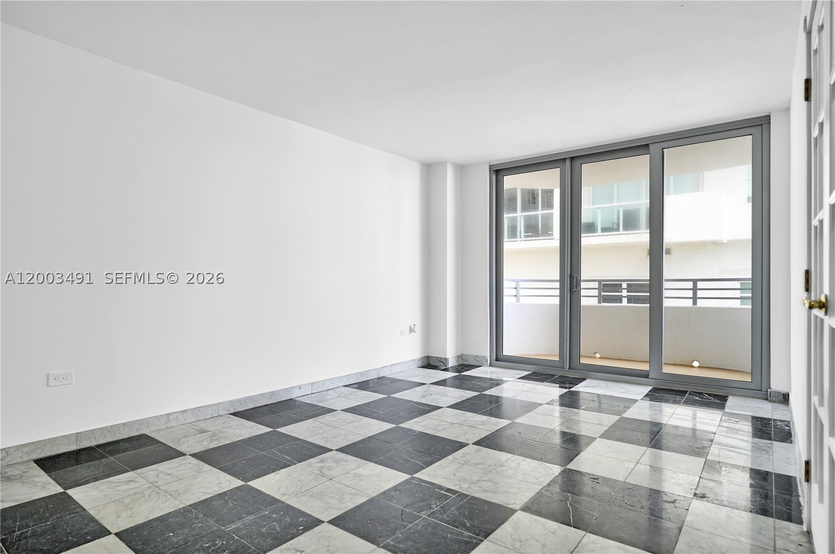 5555 Collins Ave 3c Property Photo 16
