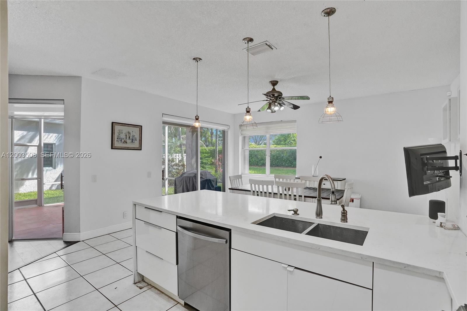 636 Sand Creek Cir Property Photo 11