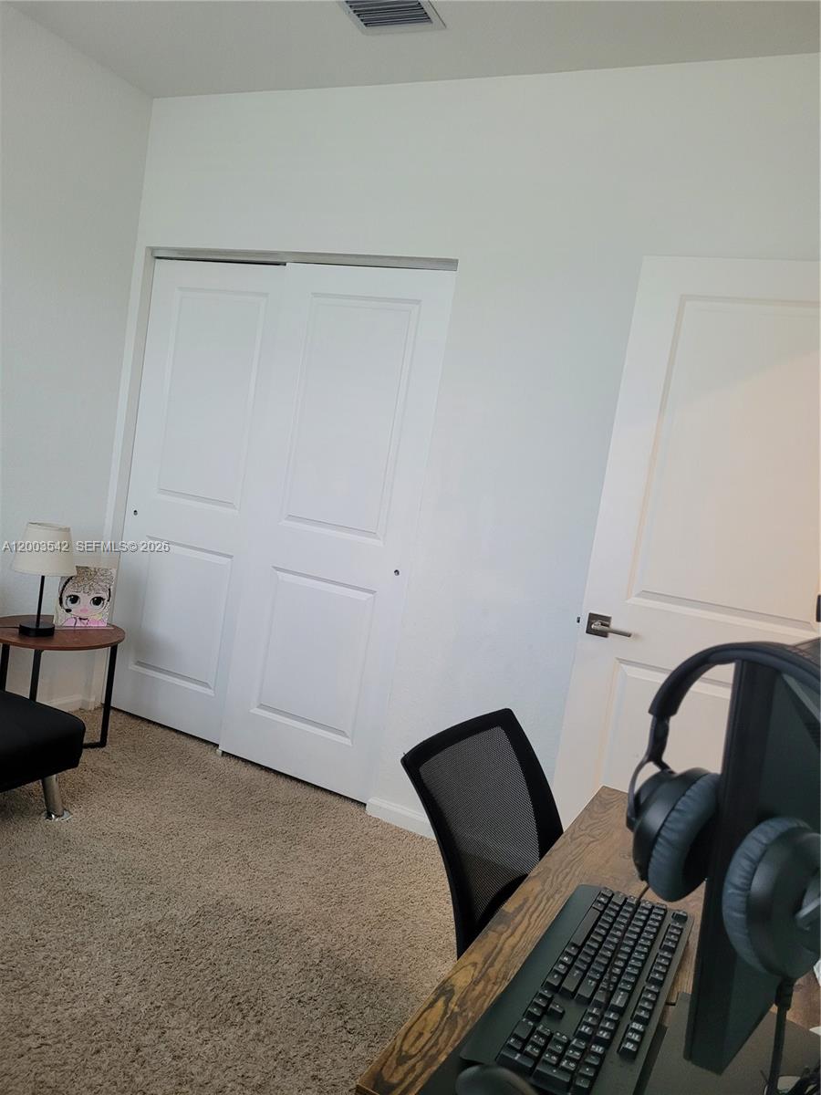 1015 Se 24th Ter Property Photo 5