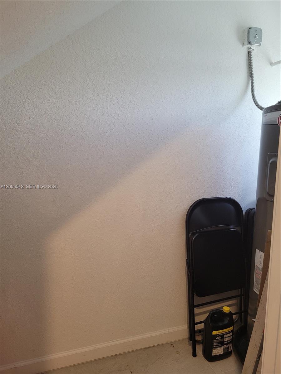 1015 Se 24th Ter Property Photo 8