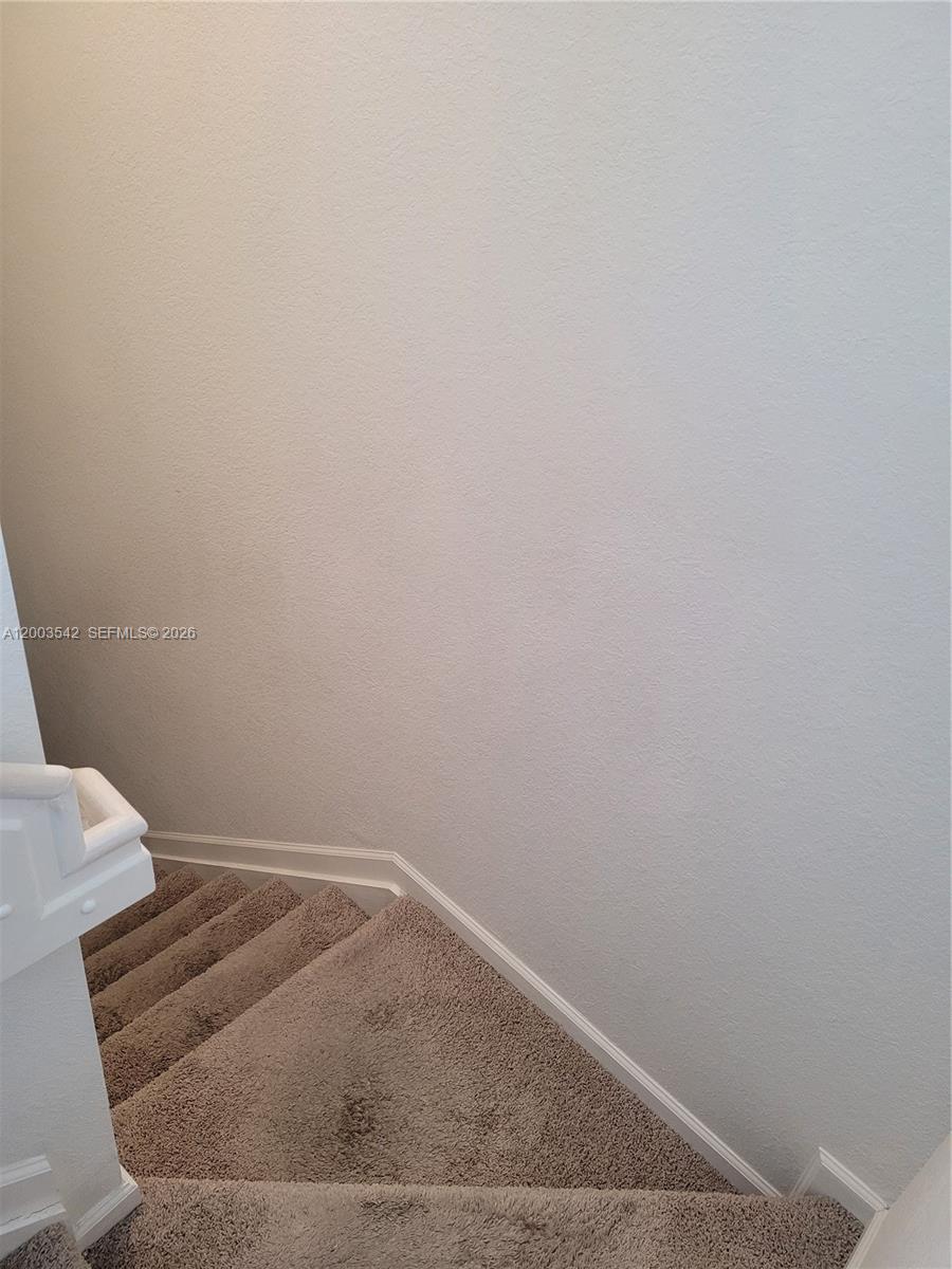 1015 Se 24th Ter Property Photo 14