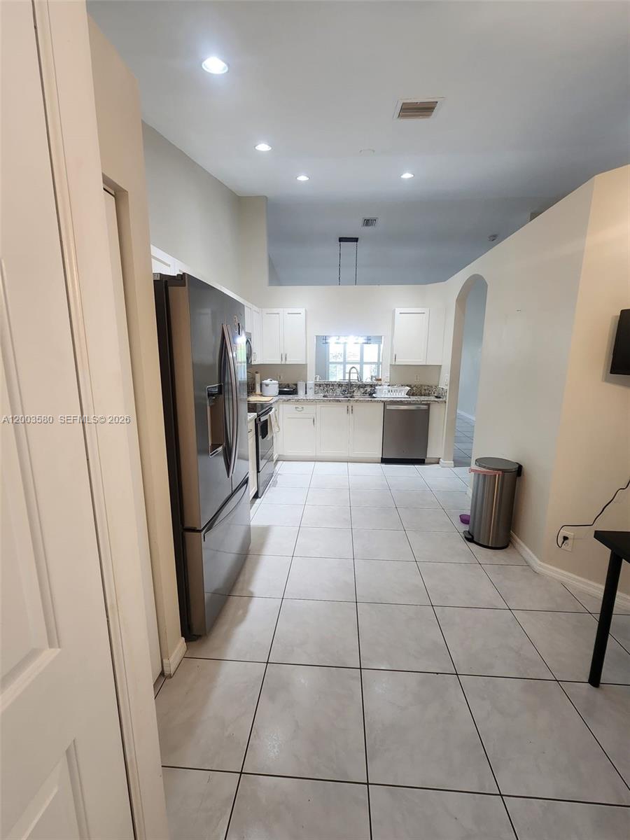 6053 Heliconia Rd Property Photo 6