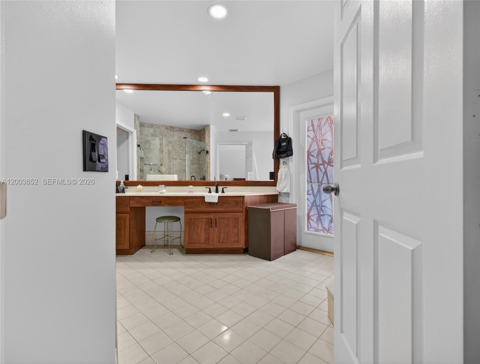 1025 Creekford Dr Property Photo 15