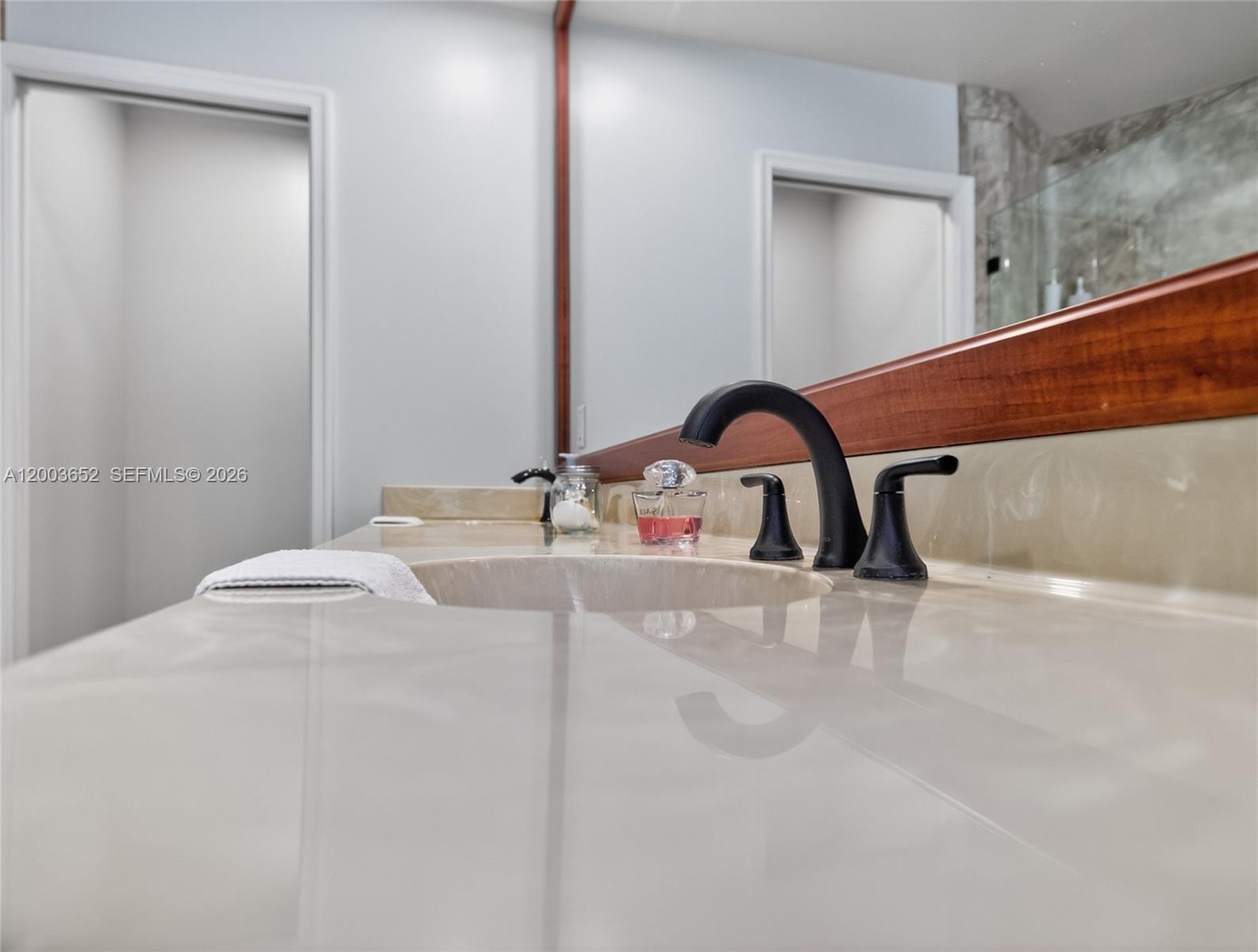 1025 Creekford Dr Property Photo 20