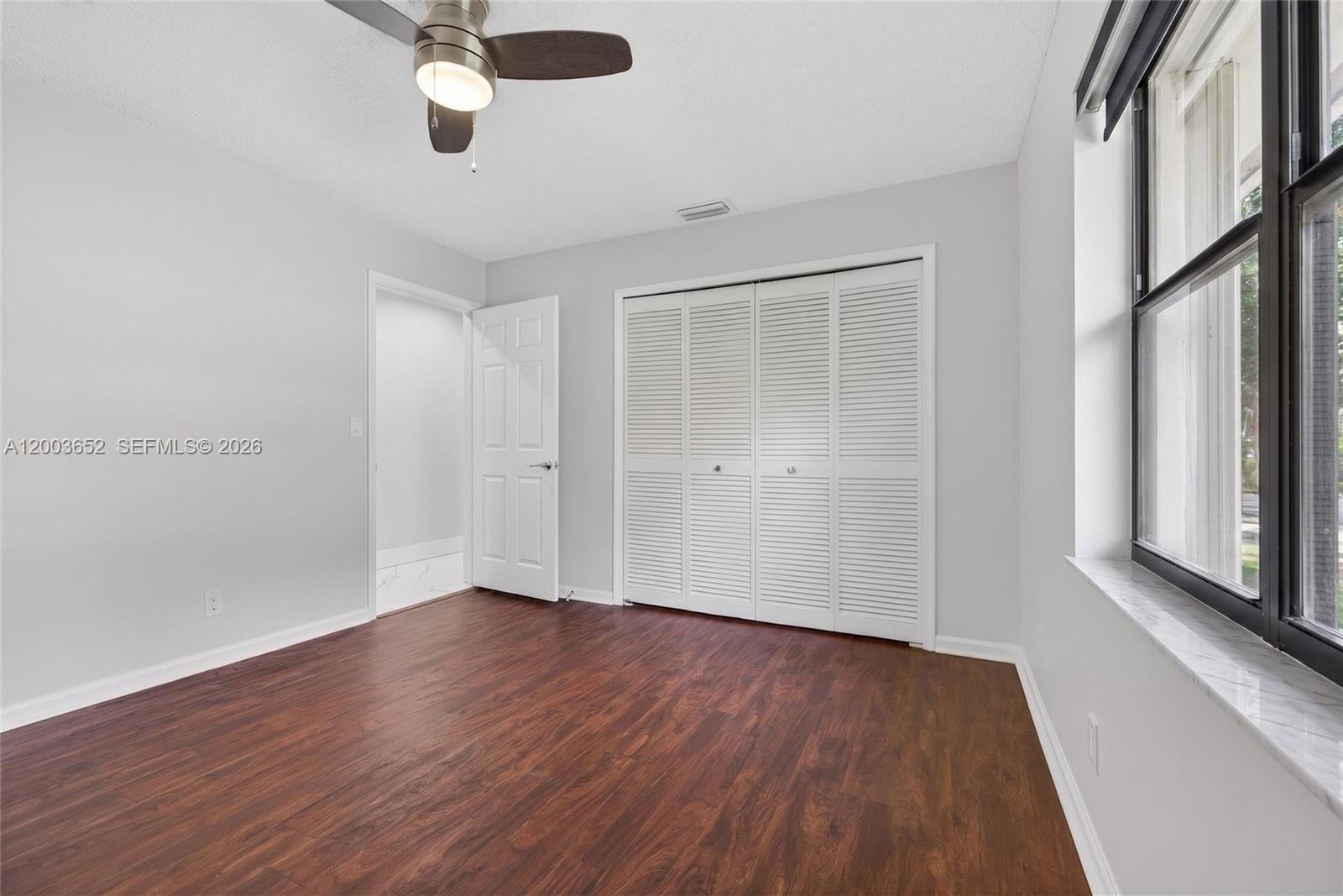 1025 Creekford Dr Property Photo 25