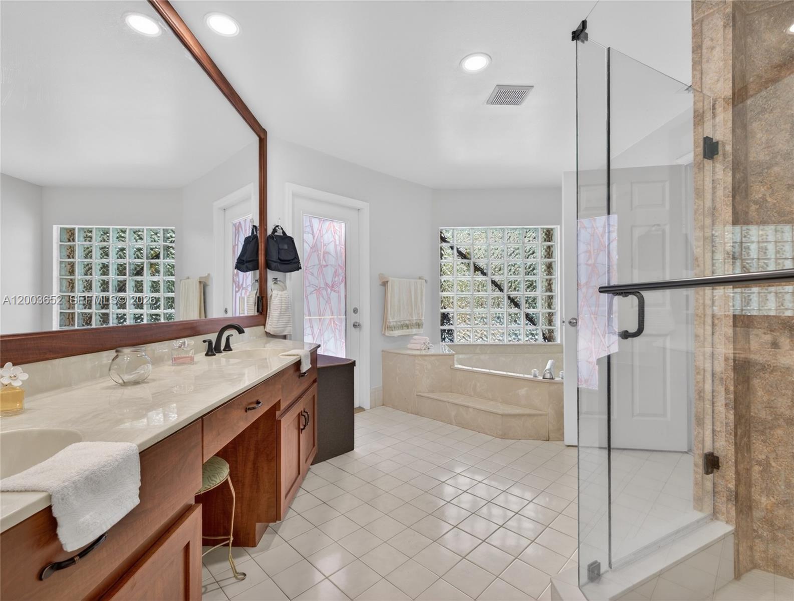 1025 Creekford Dr Property Photo 61