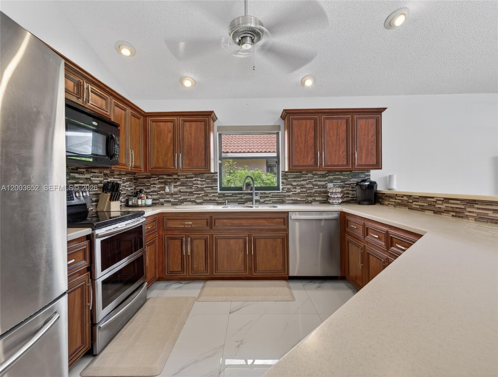 1025 Creekford Dr Property Photo 80