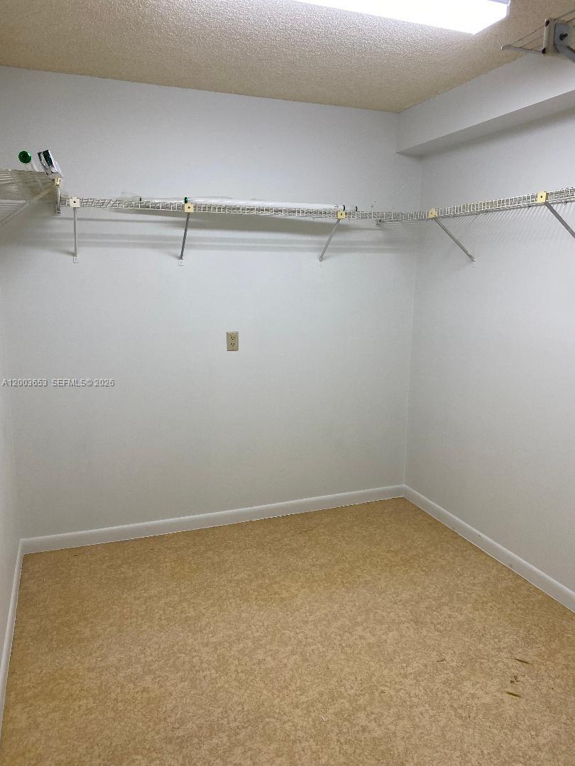 1701 Whitehall Dr 403 Property Photo 16