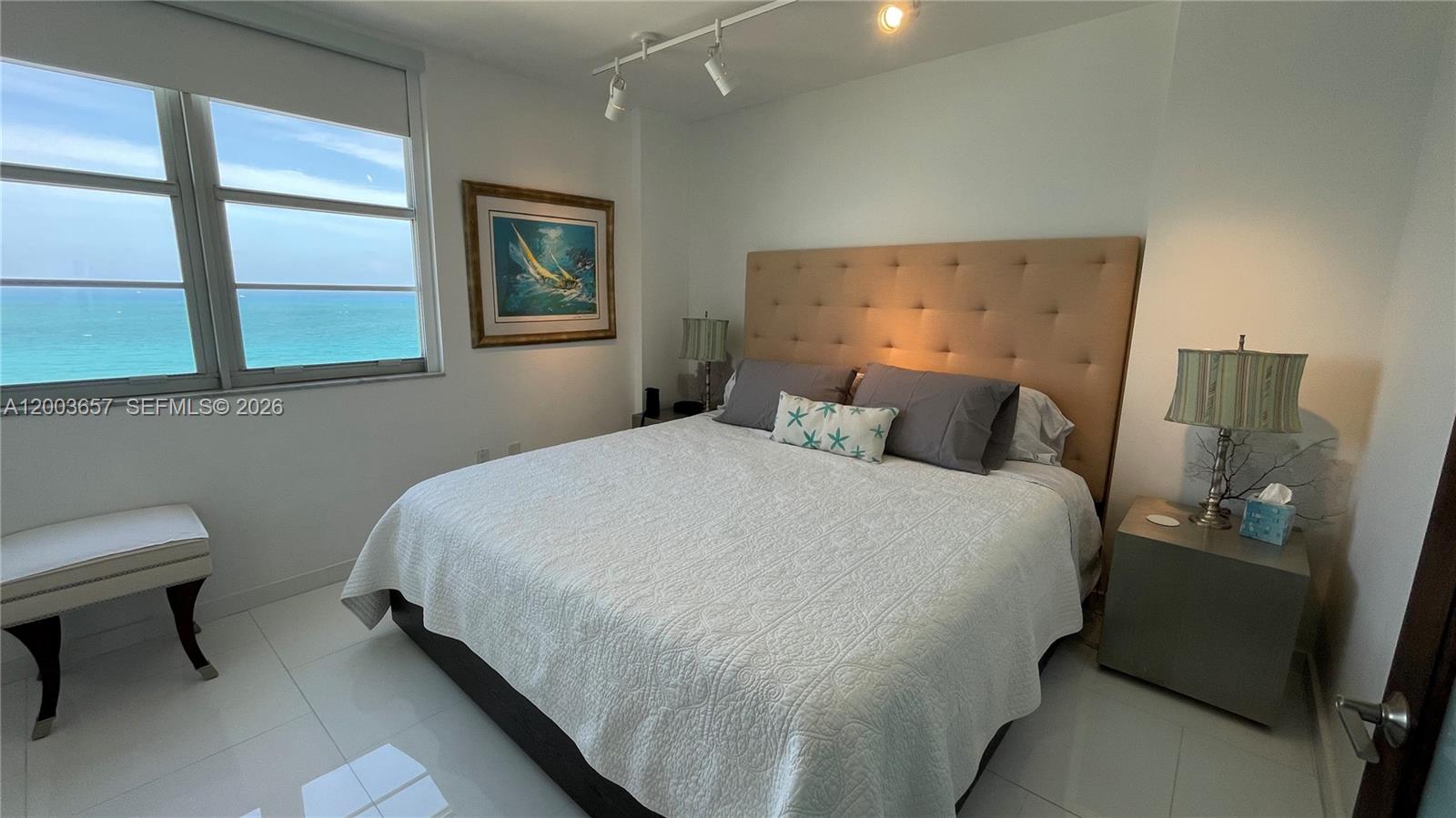 5701 Collins Ave 1714 Property Photo 4