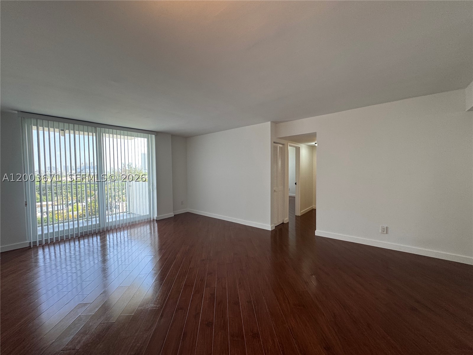 2020 Ne 135th St 810 Property Photo 3