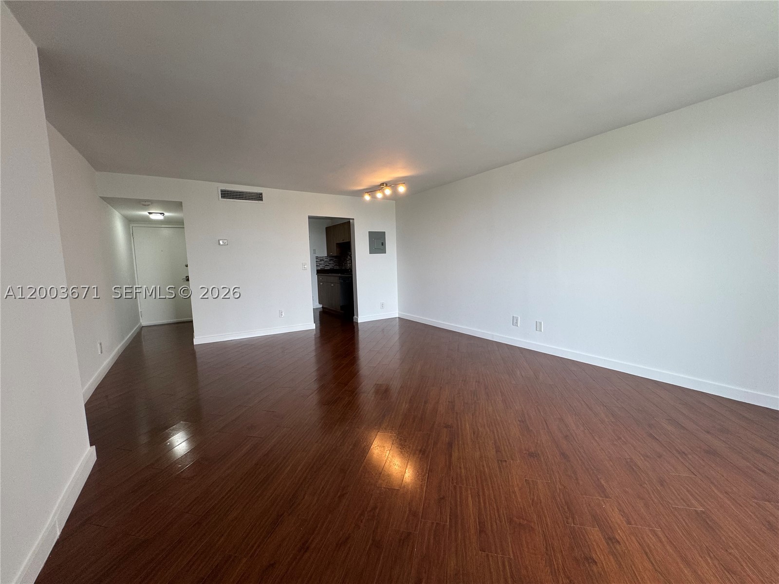 2020 Ne 135th St 810 Property Photo 5