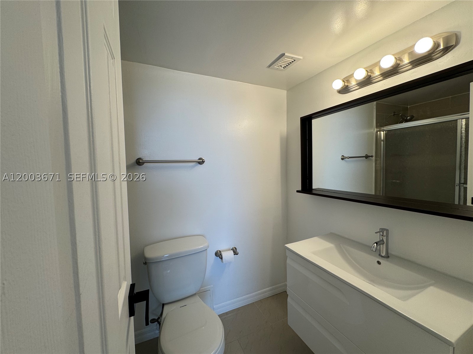 2020 Ne 135th St 810 Property Photo 14