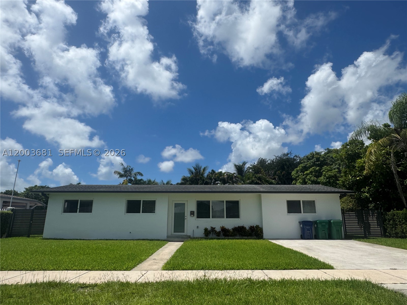 8640 SW 125th Ter Property Photo 1