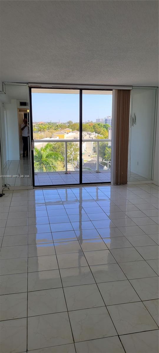 13499 Biscayne Blvd 511 Property Photo 4