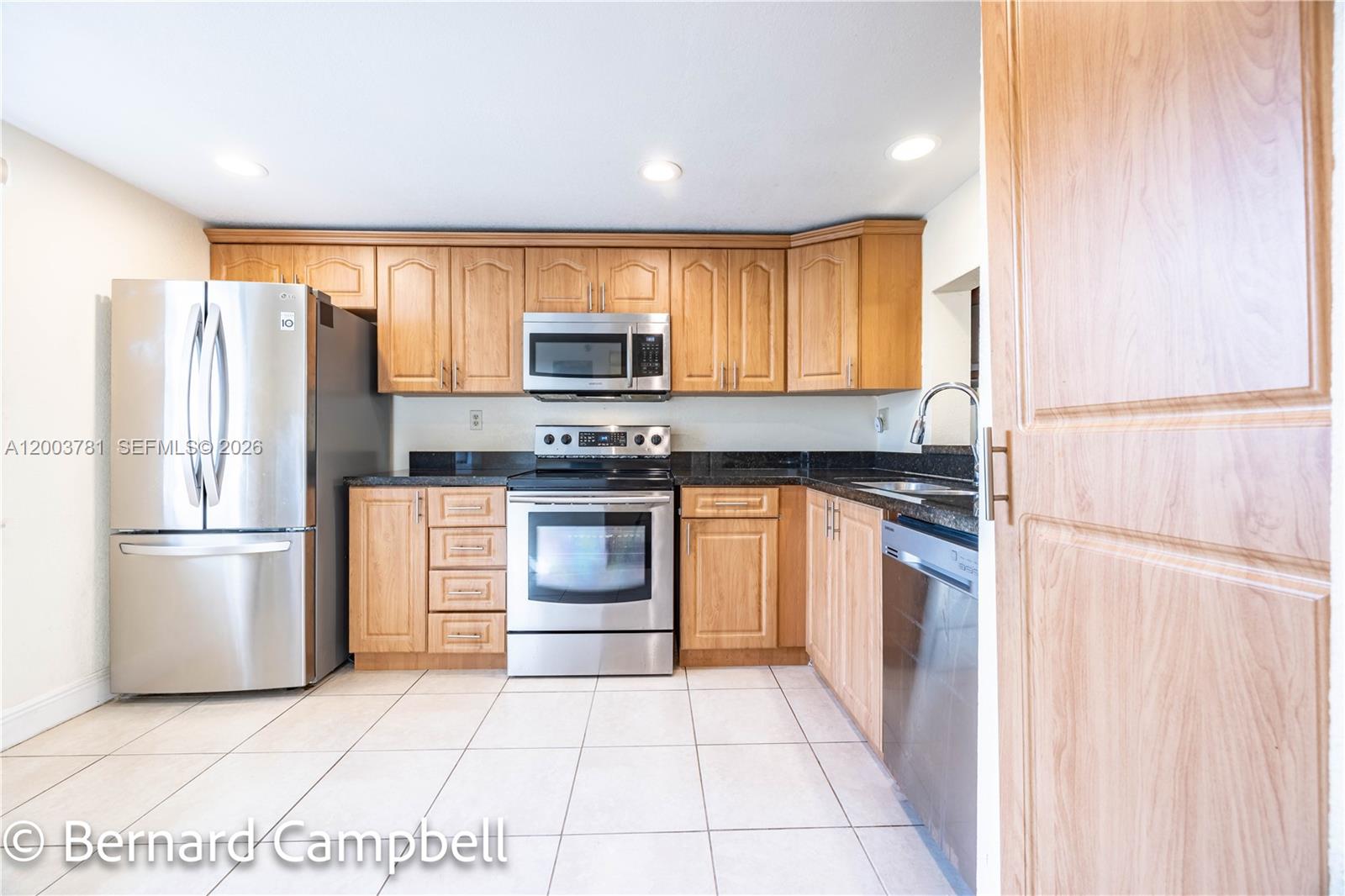 3940 Inverrary Blvd 403-A Property Photo 1