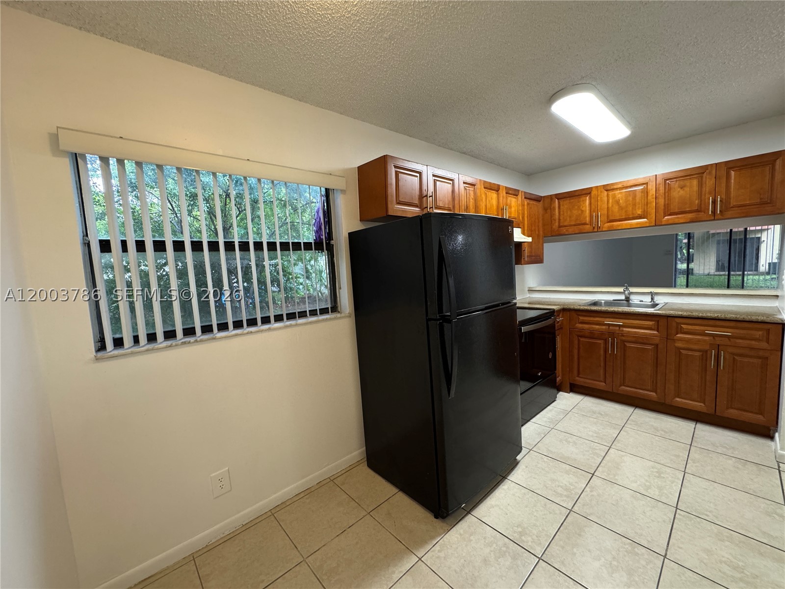 4033 Lakeside Dr 4033 Property Photo 2