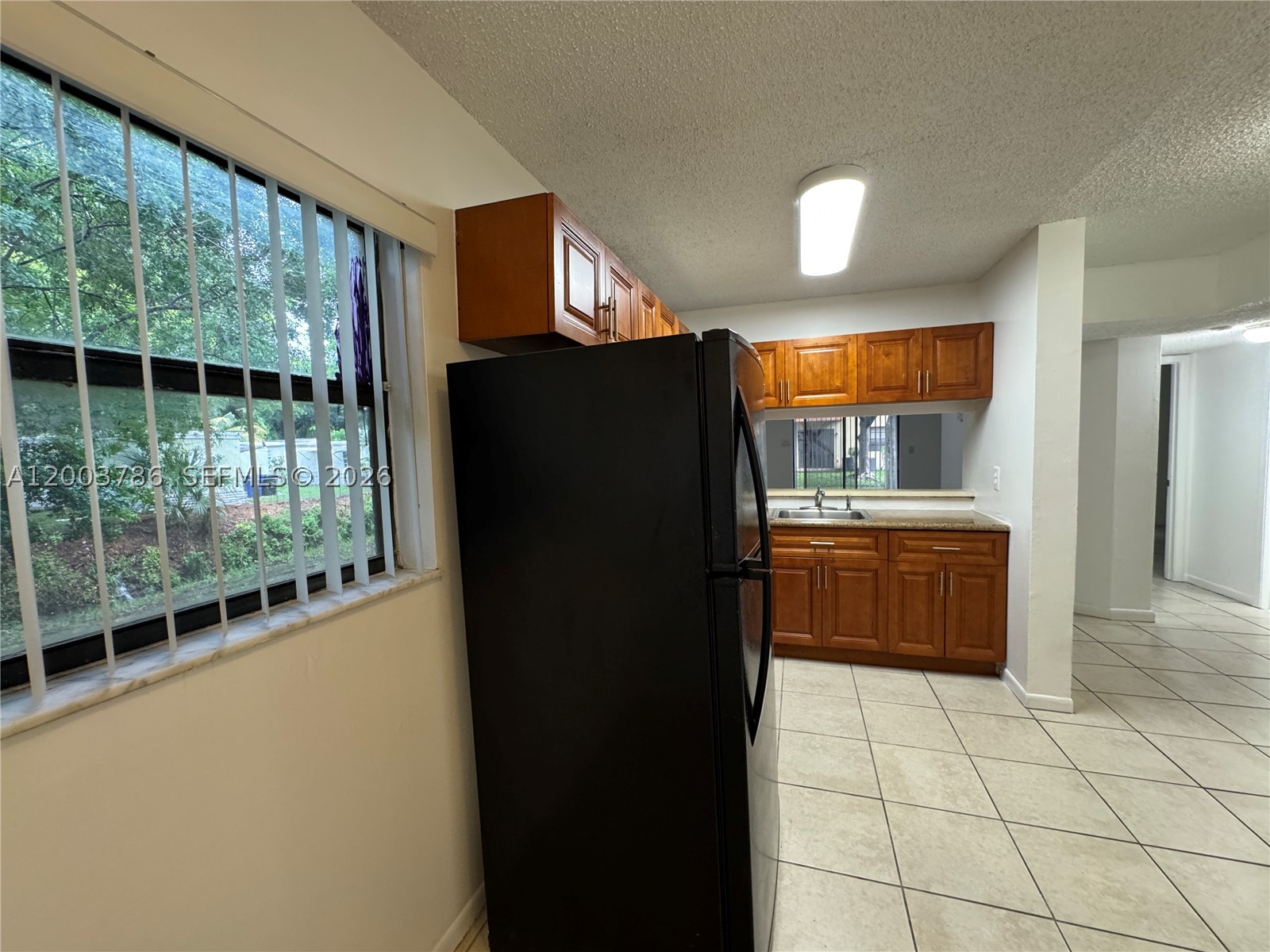 4033 Lakeside Dr 4033 Property Photo 3
