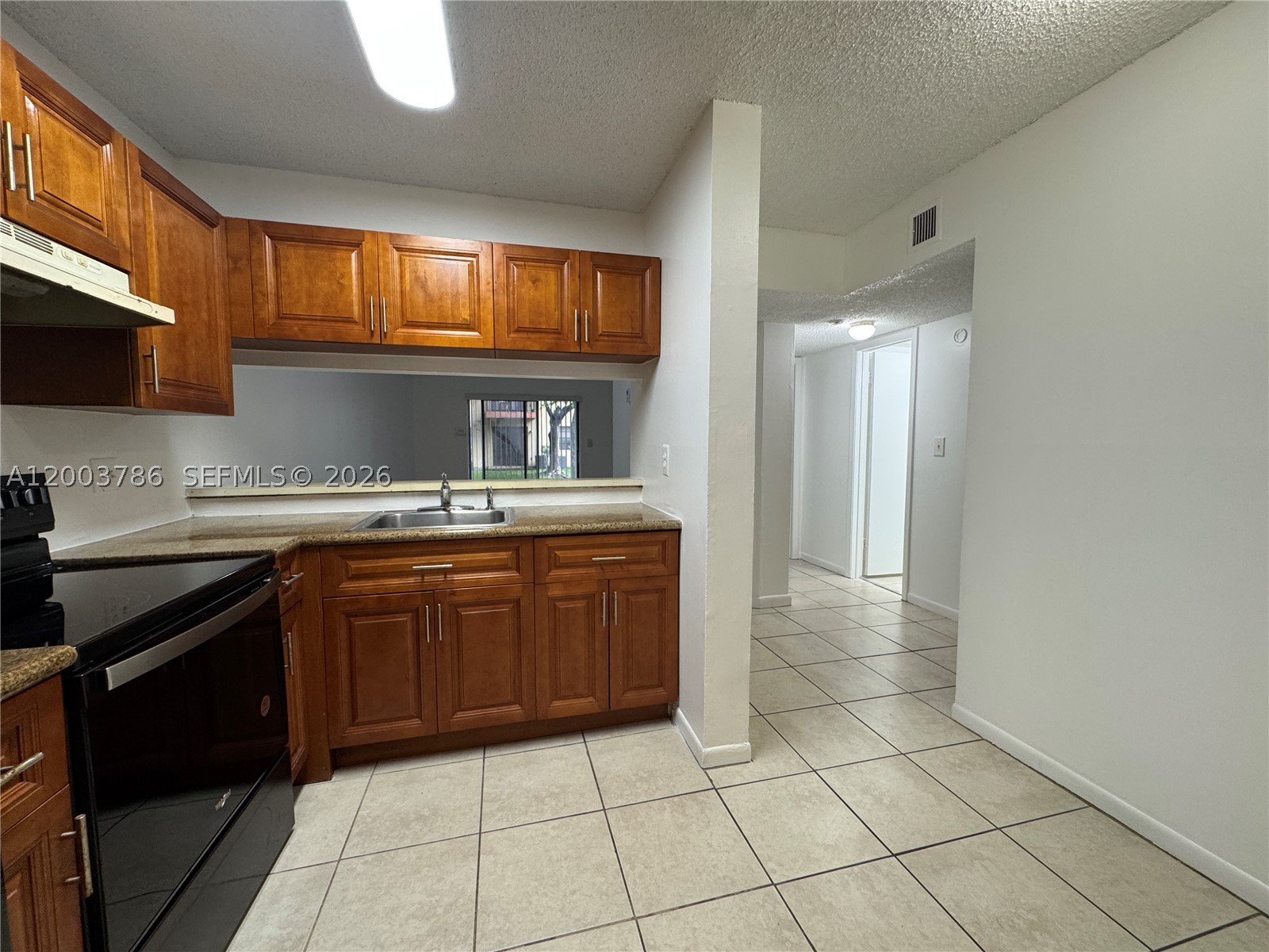4033 Lakeside Dr 4033 Property Photo 4