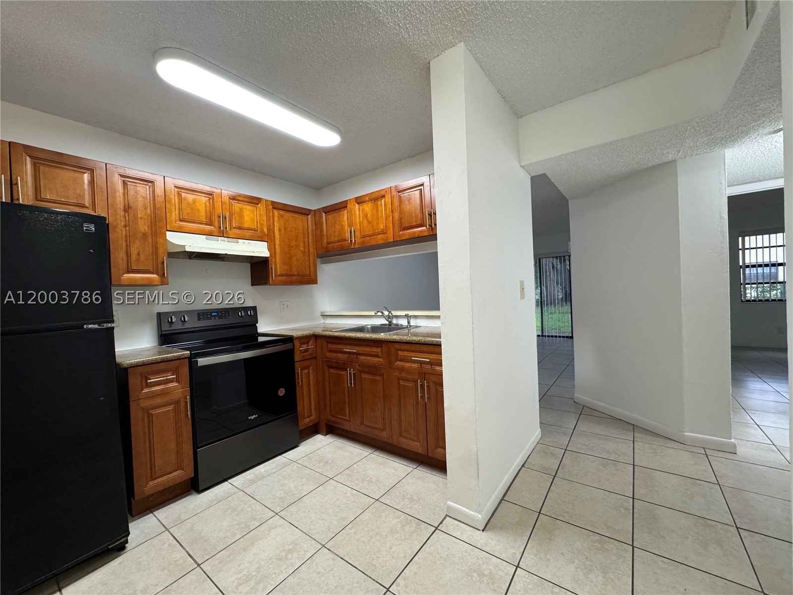 4033 Lakeside Dr 4033 Property Photo 5