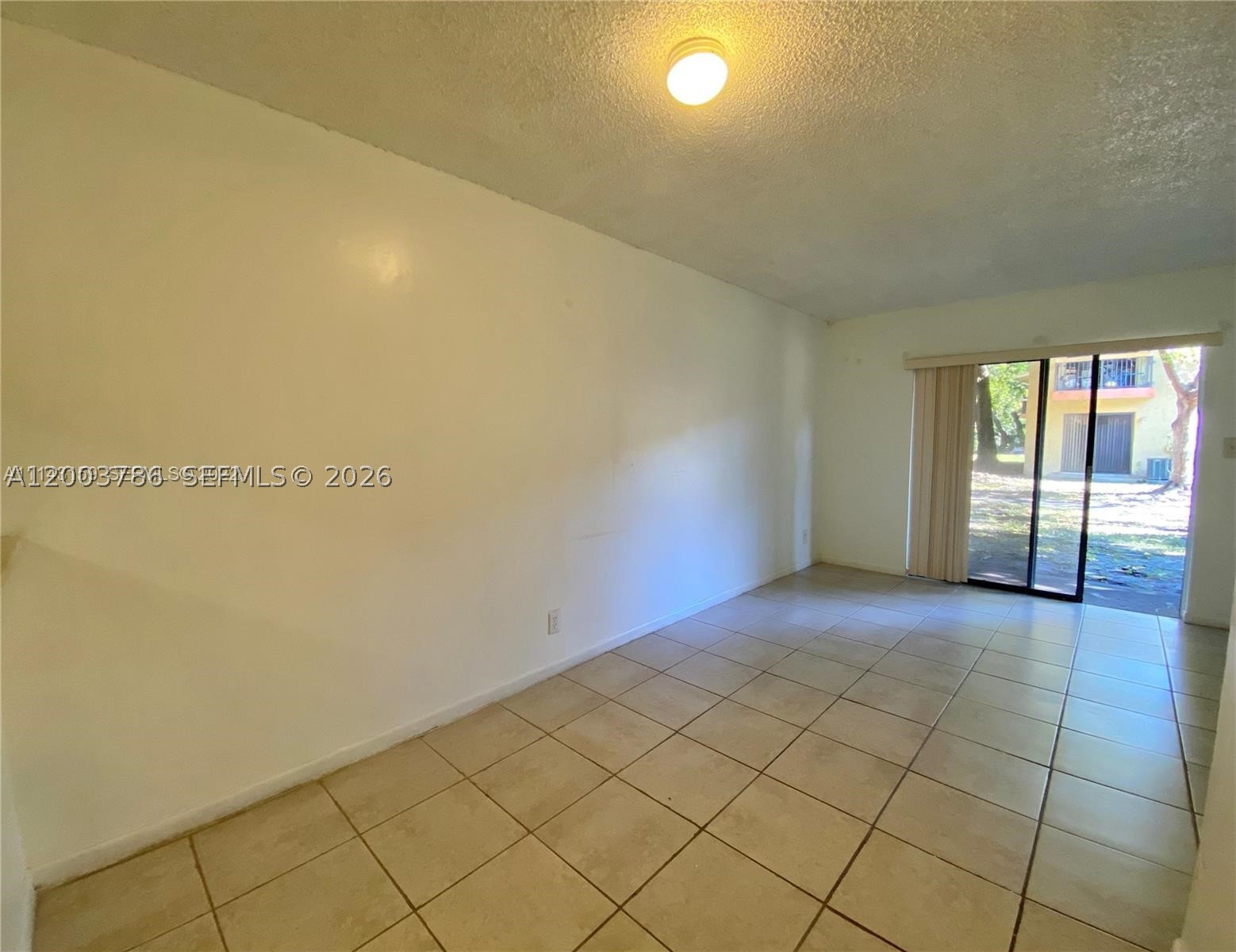 4033 Lakeside Dr 4033 Property Photo 9