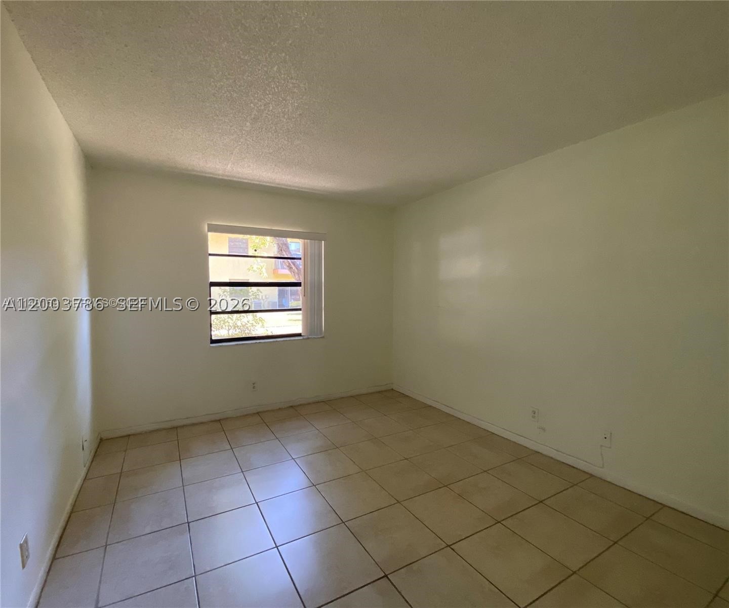 4033 Lakeside Dr 4033 Property Photo 12
