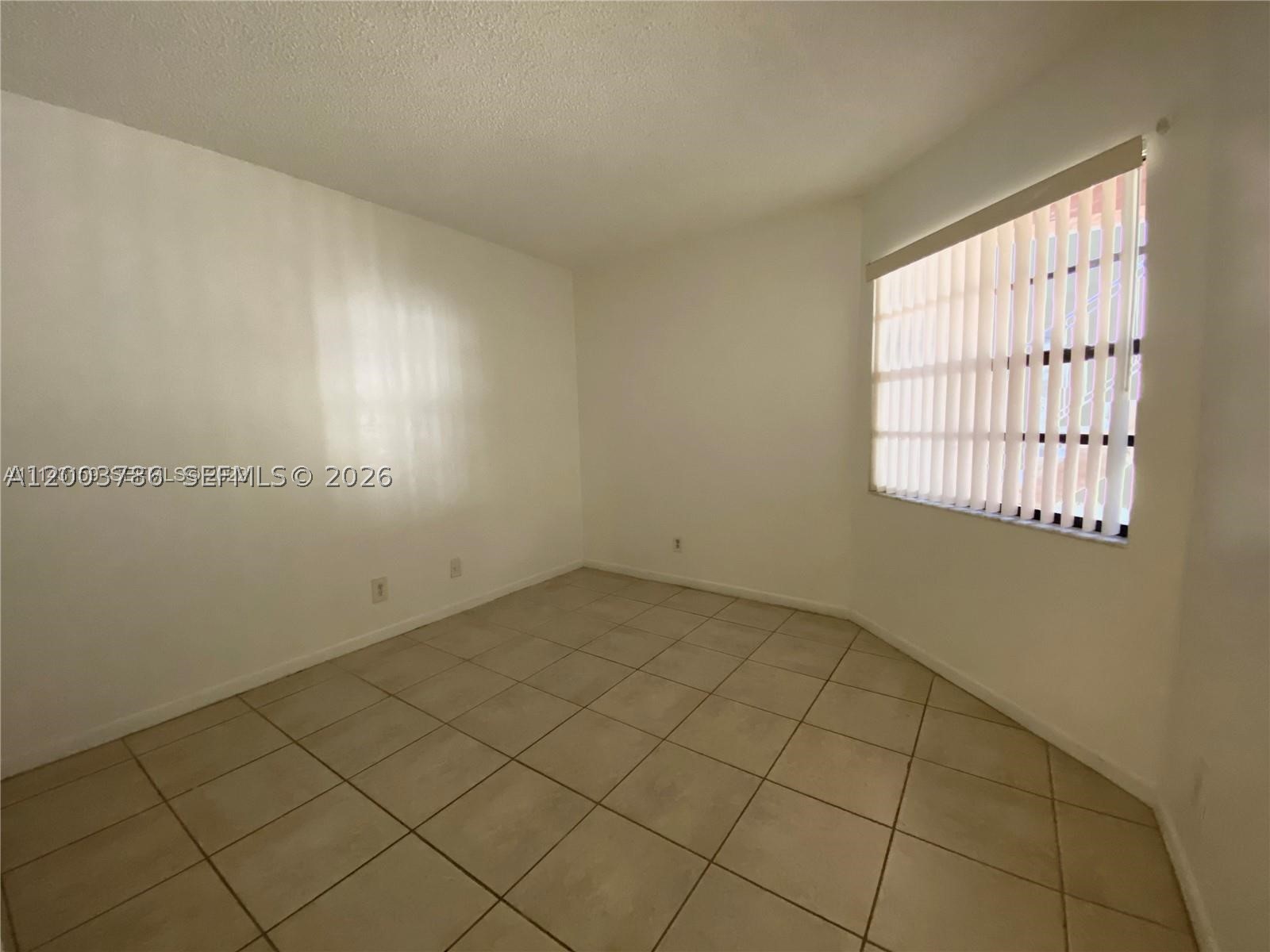4033 Lakeside Dr 4033 Property Photo 14
