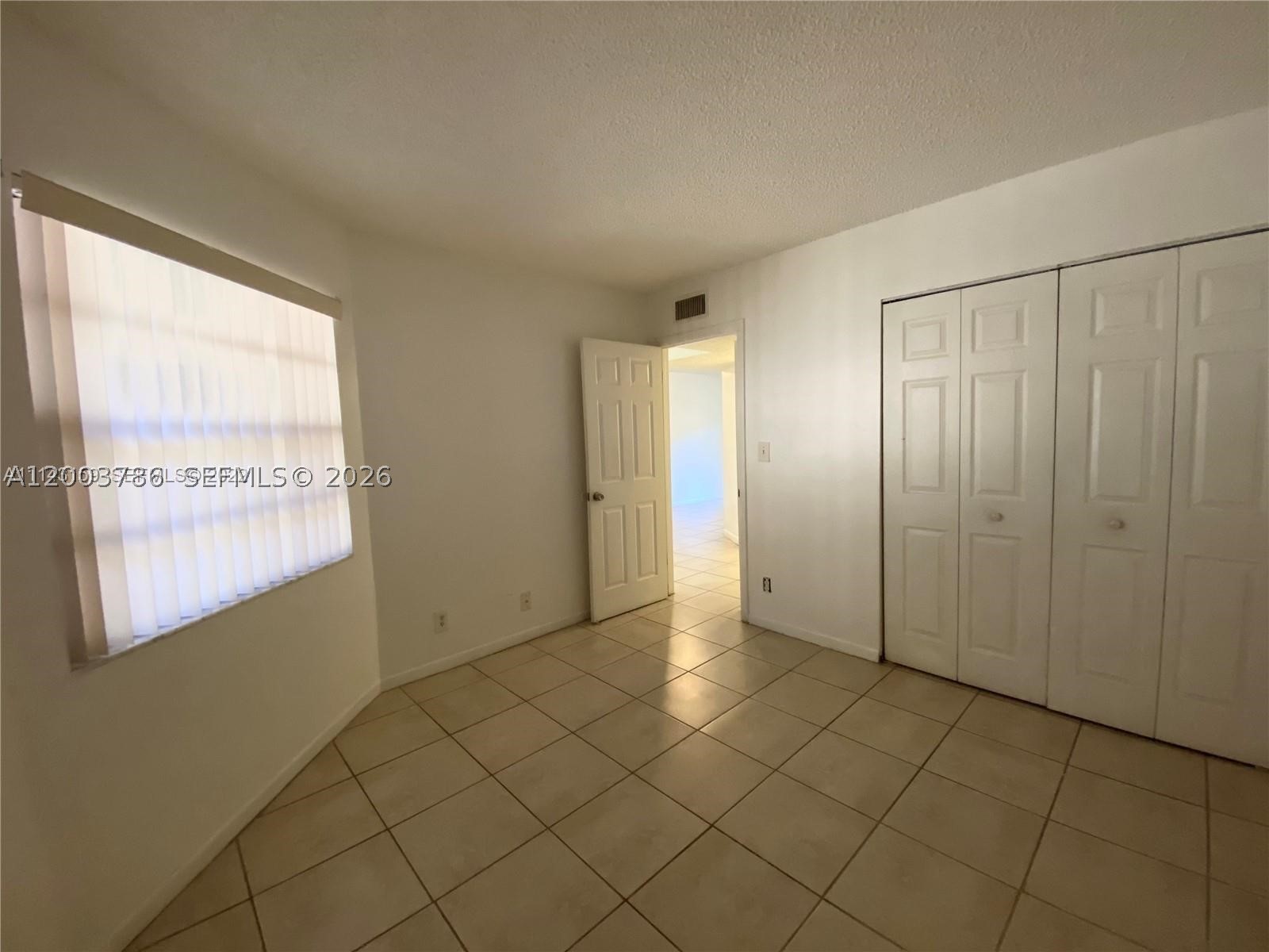 4033 Lakeside Dr 4033 Property Photo 16