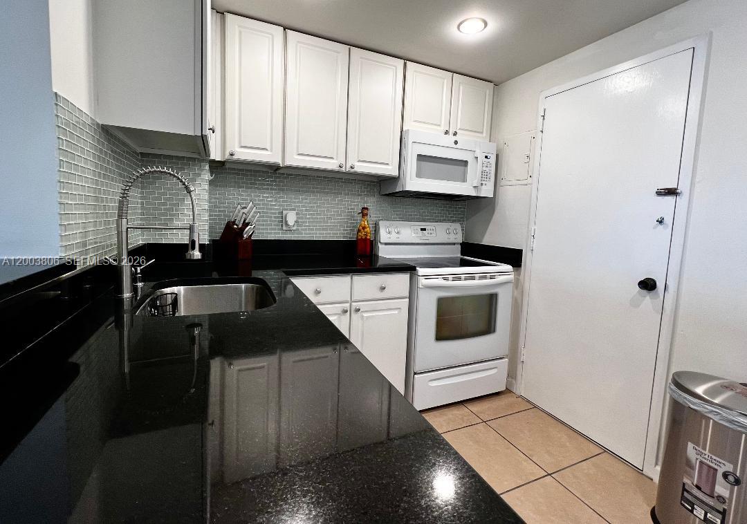 401 Golden Isles Dr 1011 Property Photo 15